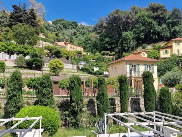 2 PIECES AVEC TERRASSE AU CALME MENTON
