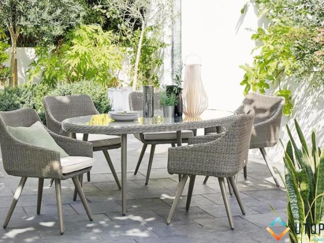 2 PIECES AVEC TERRASSE ET JARDIN