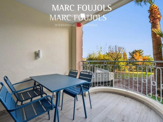 2 pièces avec terrasse vue mer piscine et tennis dans la résidence