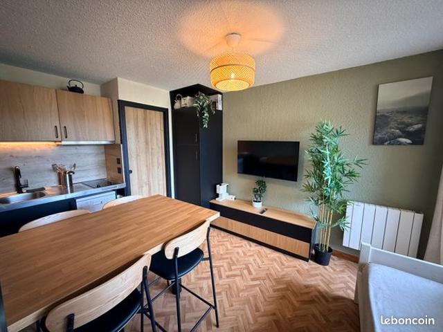 ⛷️ 2 pièces cabine 27m² rénové neuf Alpe d'Huez 1850 pied pistes
