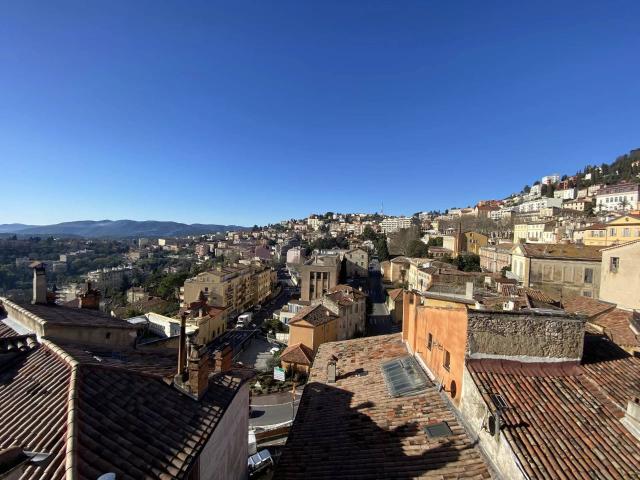2 Pièces centre historique quartier Mairie