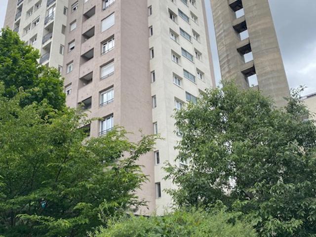 2 Pièces de 42m2 dans un immeuble de 15 ètage a rénover