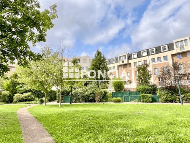 2 pieces de 54 m2 avec parking