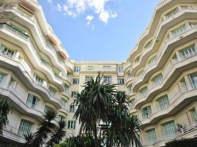 2 pièces de 62m2 en rez de jardin surélevé Victor Hugo 62m² Nice