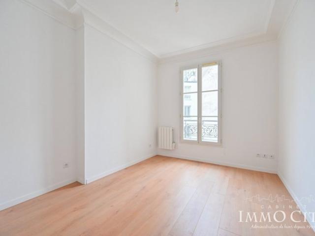 2 pièces de 27m² rénové à Guy Moquet, Paris 17ème !
