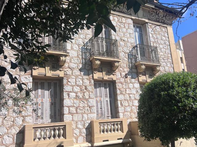 2 PIECES DE 35M2 OPPORTUNITÉ RARE À NICE QUARTIER LIBÉR