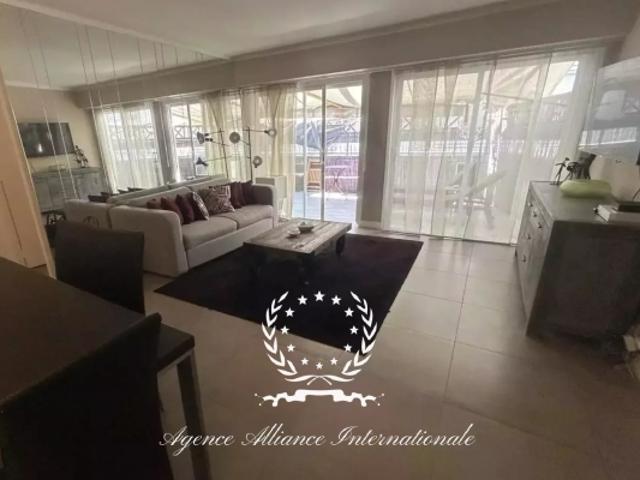 2 pieces dernier etage terrasse 20m2