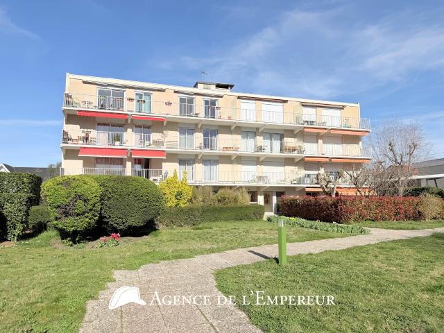 2 pièces en location meublée entre RER et centre ville