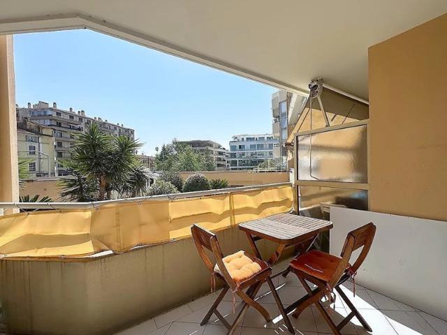 2 pièces lumineux avec terrasse exposée sud Cagnes sur Mer/Le Béal