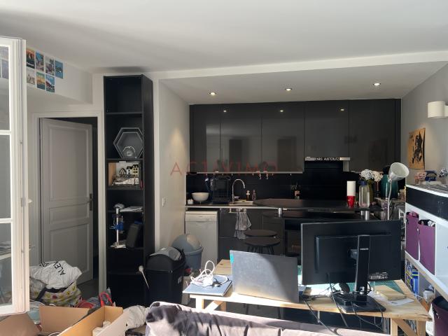 2 PIECES MEUBLE 36,46 m2 Rue Vivienne