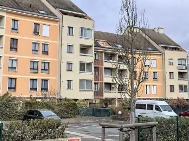 2 pièces MEUBLÈ Corbeil Essonnes avec terrasse