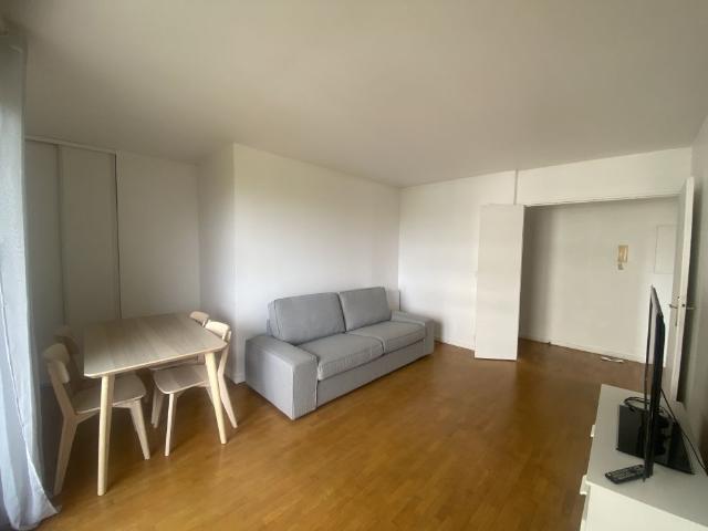 2 PIECES MEUBLE AVEC PARKING