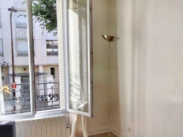 2 pièces meublé dans un immeuble de charme