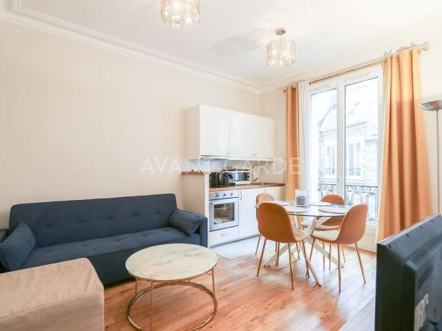 2 pièces meublé Rue Bassano 75016 Paris