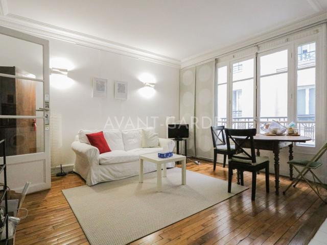 2 pièces MEUBLE rue des Batignolles 75017 Paris