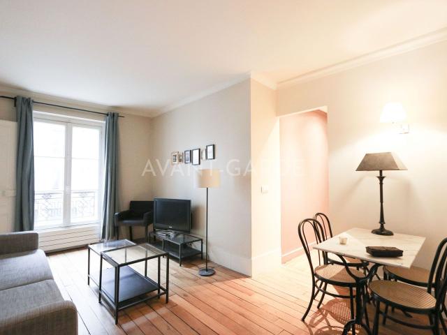 2 pièces meublé Rue Fabert 75007 Paris