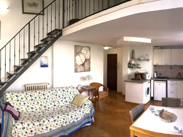 VENDU 2 PIECES MEZZANINE