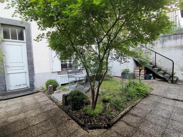 2 Pièces non meublé avec jardin privatif