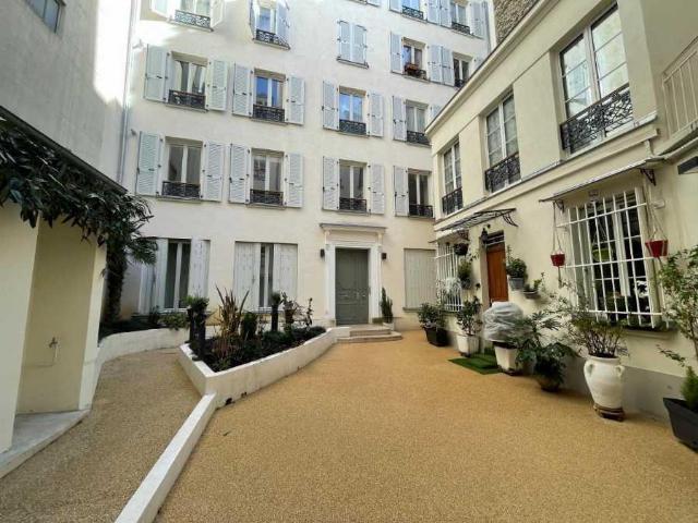 2 pièces Paris 9 Grands Boulevards
