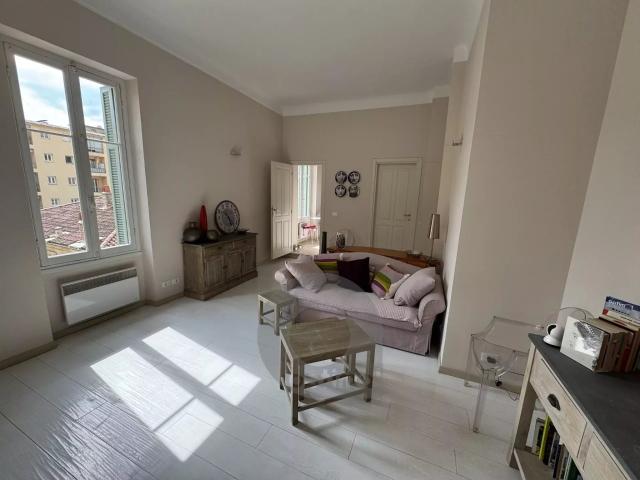 2 pièces plein centre ville 45m² Menton