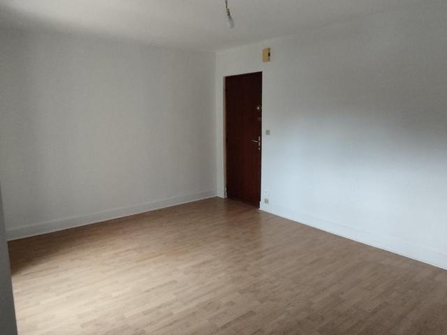 2 PIECES PROCHE CENTRE VILLE