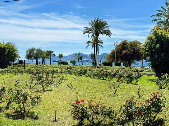 ✨ 2 pièces rénové 48 m², vue mer, à 50 m de la Croisette – C. 48m² Cannes