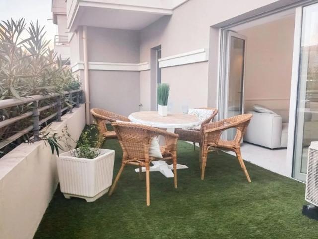 2 PIECES RENOVE, PROCHE CANNES, GARAGE
