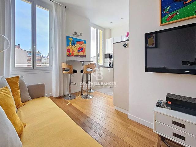 2 pièces rénové rue d'Antibes à Cannes 31m² Cannes