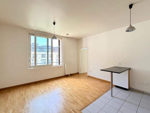 2 pièces récent Quartier Pey Berland
