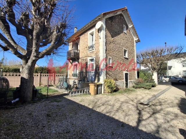 2 pieces/1 chambre 39m2 + parking et débarras