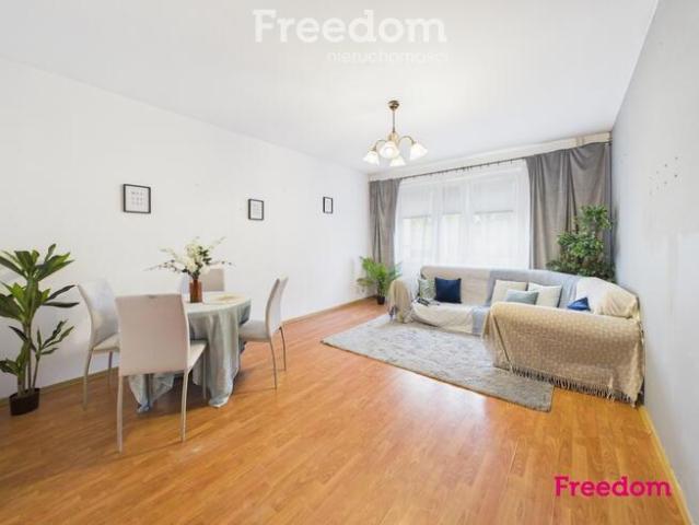 2 pokoje, 52 m², 2 balkony, II piętro