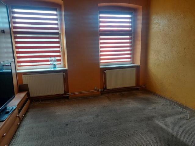 2 pokoje do odświeżenia z ogrzewaniem w Śródmieściu
