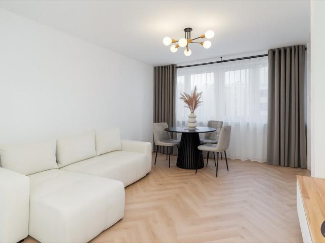 2 pokojowe mieszkanie 52 m² przy metro Natolin polecam!