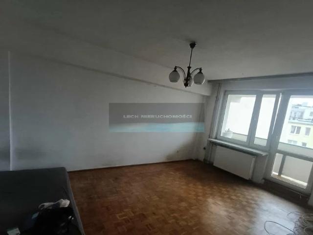 2 pokojowe mieszkanie do remontu z balkonem i piwnicą