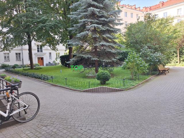 2 pokojowe mieszkanie w kamienicy z 1927 r. wysokie sufity