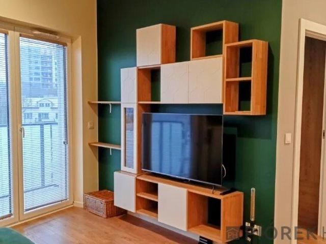 2 pokojowe mieszkanie z balkonem i garażem na Woli