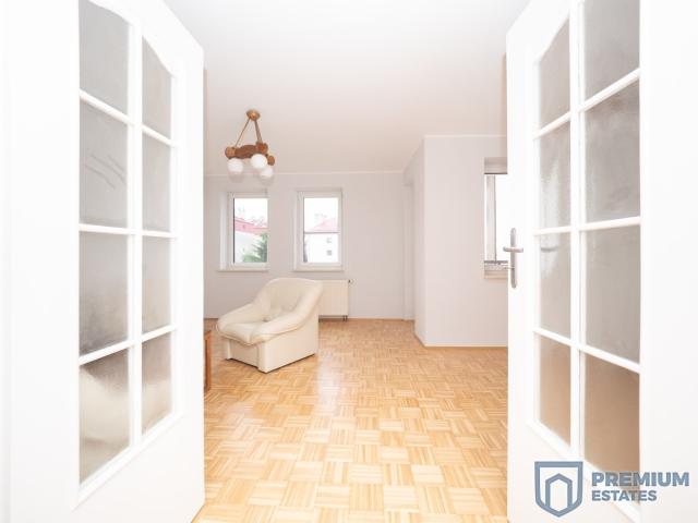2 pokojowe|oddzielna kuchnia|parking | 3300 całość