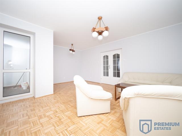 2 pokojowe|oddzielna kuchnia|parking | 3300 całość
