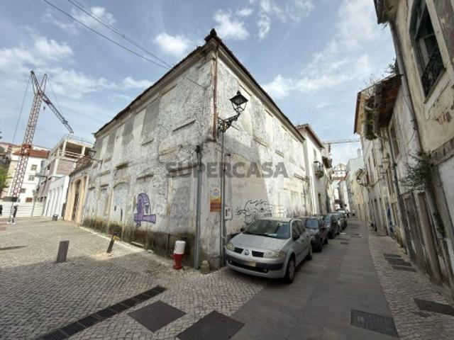 2 prédios com projeto aprovado junto à via central do metro