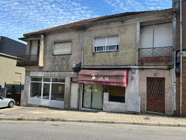 2 Prédios lojas e terreno Excelente Oportunidade em Paranhos – Porto