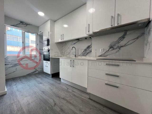 2 quarto, Almada Almada 104806989