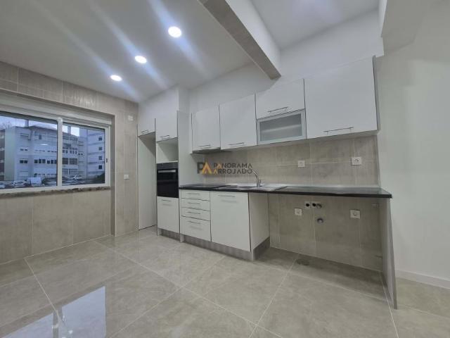 2 quarto, Almada Setúbal LS96199637