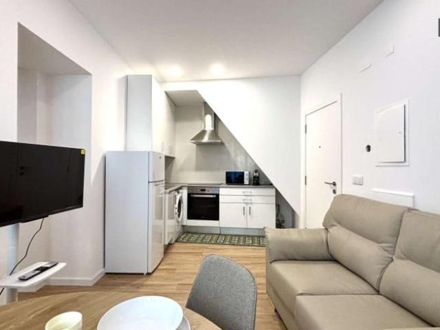 2 quarto, lisbon lisbon 1100 177 104828368