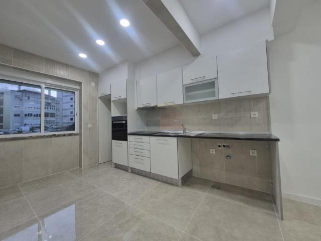 2 quarto, Setúbal Almada 2805 LS97125661