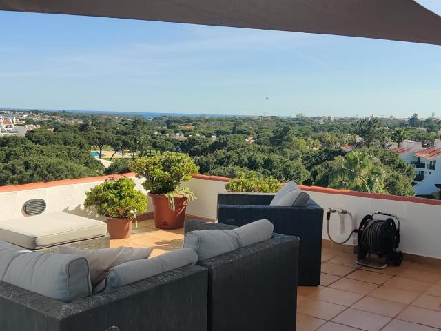 2 quartos com 140 m² de terraço no telhado 123m² Quarteira