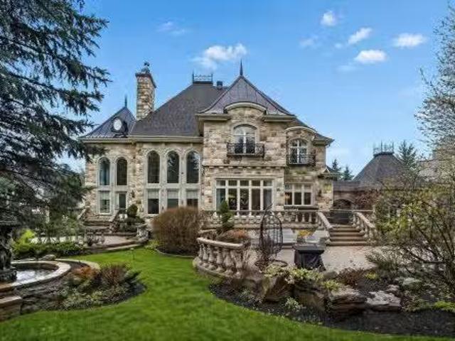 2 Rue De Chinon, Blainville, QC, J7B 1Y2 Luxury House for sa.