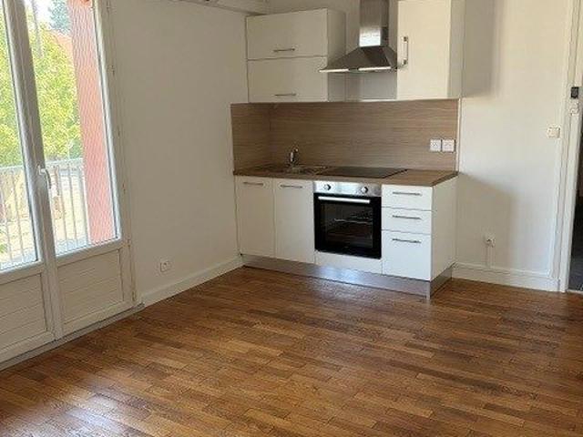 2 RUE LEON PAVIOT 69500 BRON