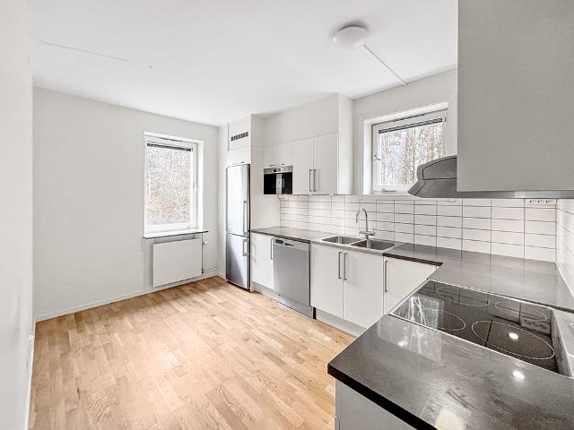 2 rum och kök på Skallbergsgatan 6 E, ledig lägenhet i Västerås