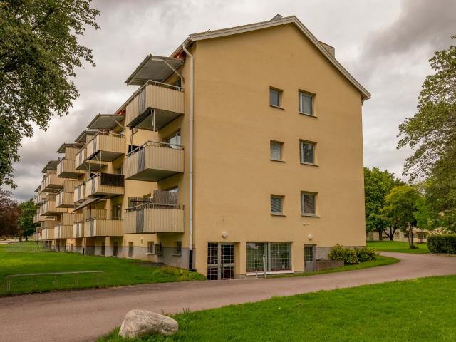 2 rum och kök på Skomakarevägen 12 C, ledig lägenhet i Kolbäck