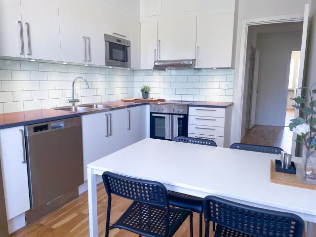 2 rum och kök på Svedjevägen 17, ledig lägenhet i Södertälje
